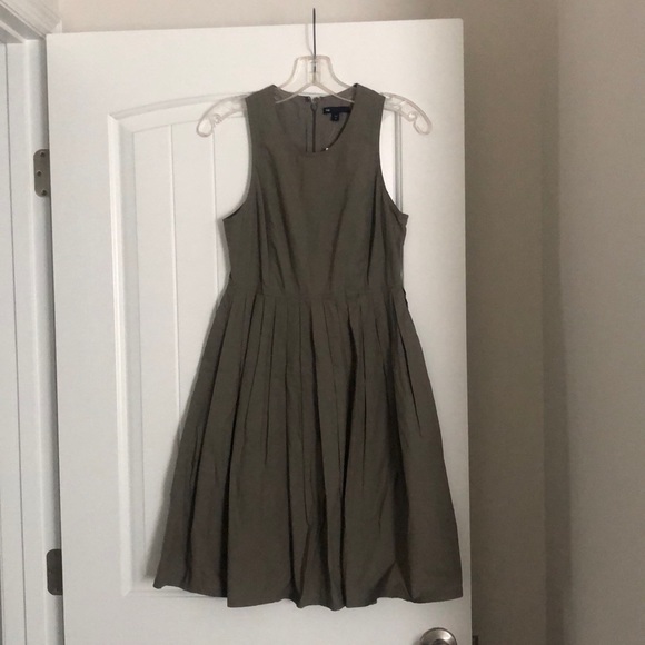 Gap size 0 pleated dress - Picture 1 of 7